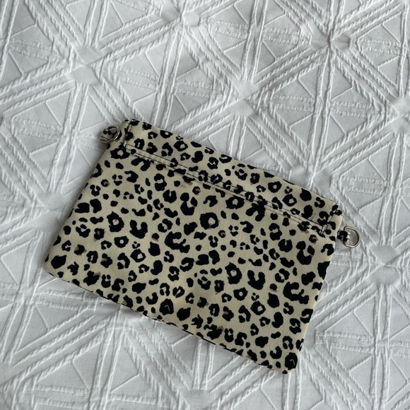 Leopard Print Clutch - Picture 2 of 2